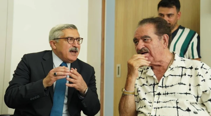 Vekil Yayman, İbrahim Tatlıses'i hastanede ziyaret etti