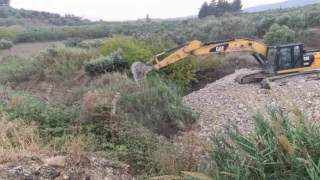 Hatay’da olası taşkınlara karşı temizlik sürüyor