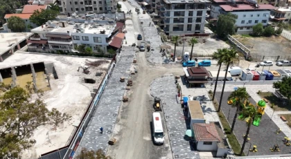 HBB, Arsuz merkezde kaldırım çalışmalarını sürdürüyor